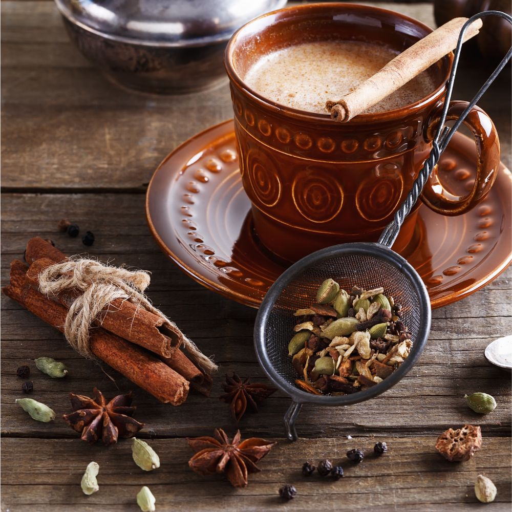 Té negro, mezcla de especias y cascara de naranja. FUERZA CHAI