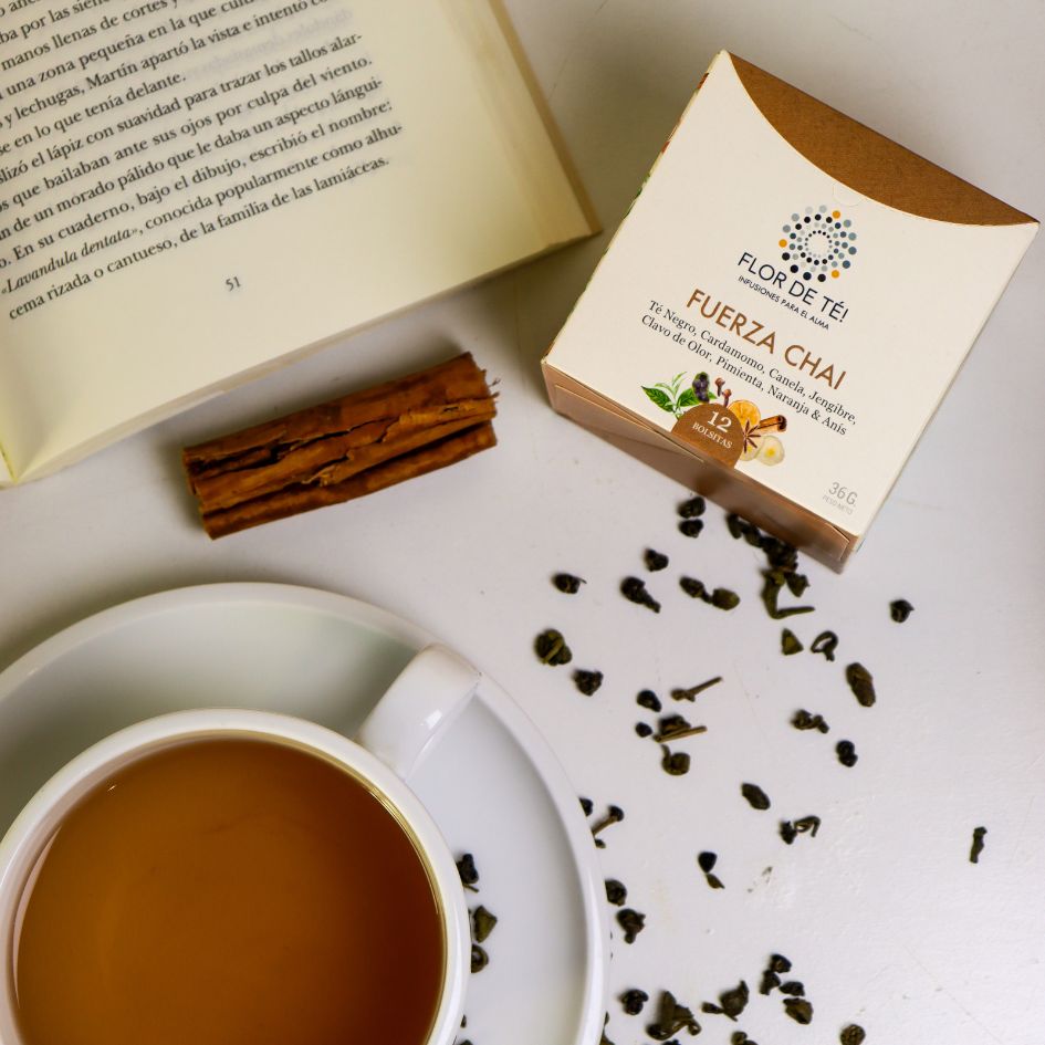 FUERZA CHAI - Té negro, mezcla de especias y cascara de naranja.